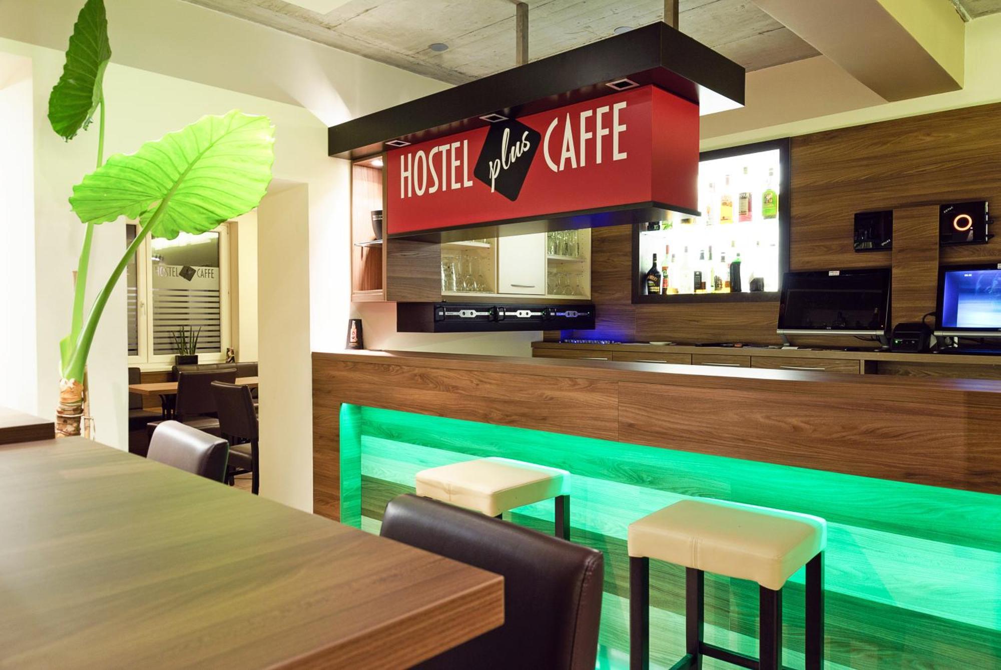 Hostel Plus Caffe Petrovče 외부 사진